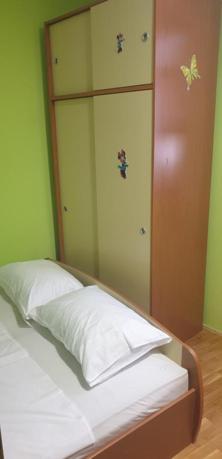 Nika Apartment Pirano Esterno foto